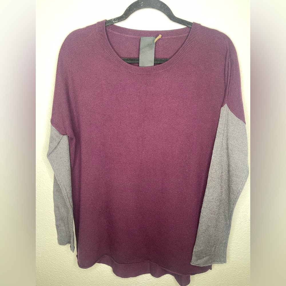 Heater by Bordeaux knit sweater size m